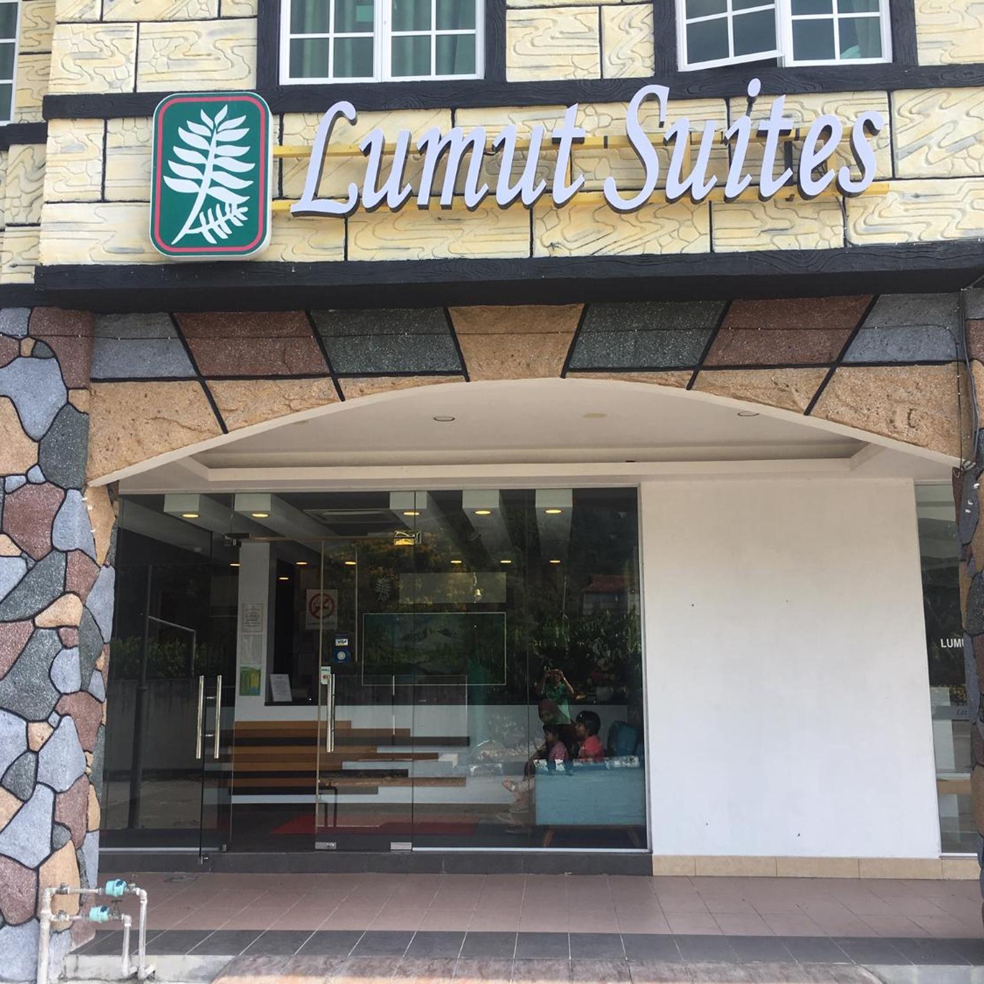 Lumut Suites 1/50