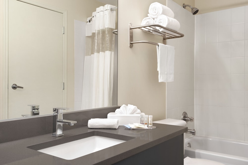 Days Inn By Wyndham Kelowna 10/37