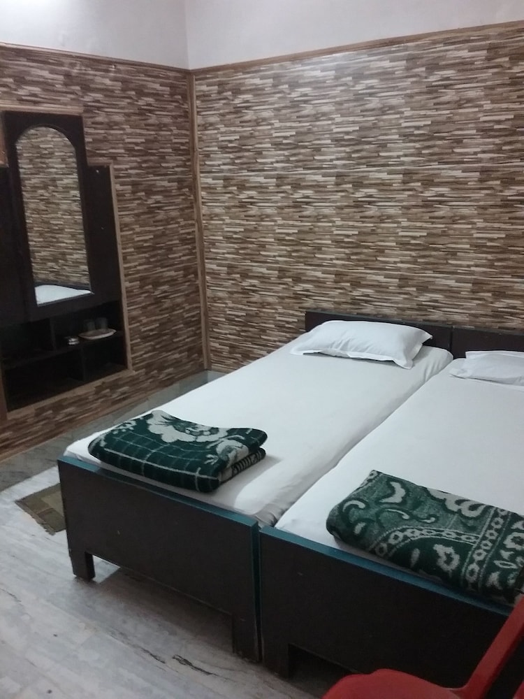 Teerth Guest House 40/64