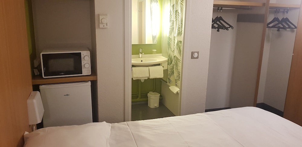 B B Hotel Poitiers 2 15/44