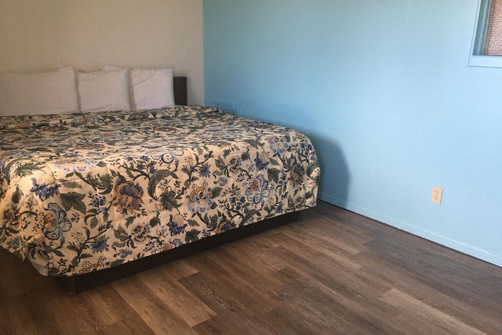 Sky-Palace Inn & Suites El Dorado 12/27