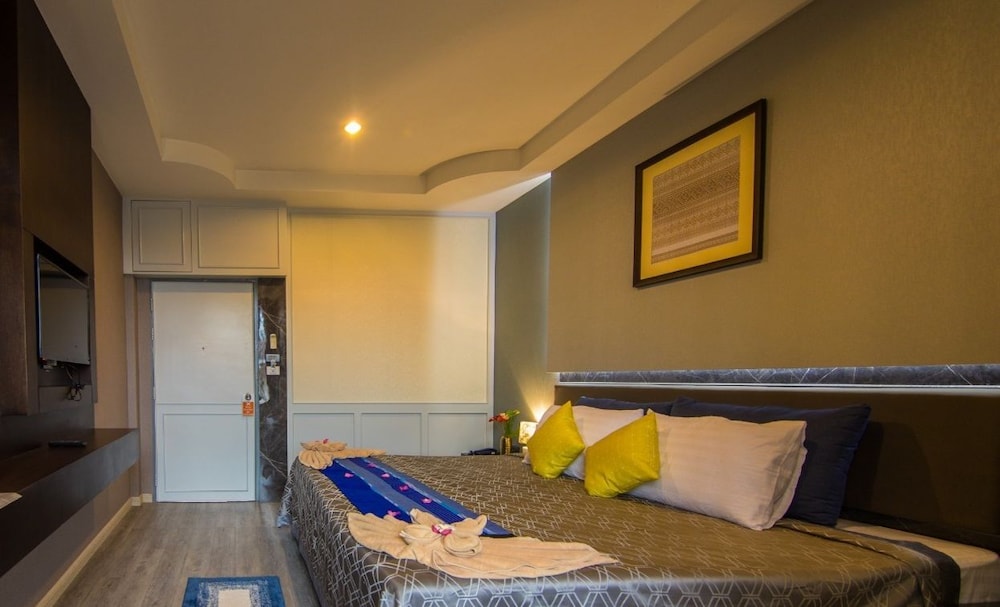 Blue Lagoon Hotel By Diamond 19/48