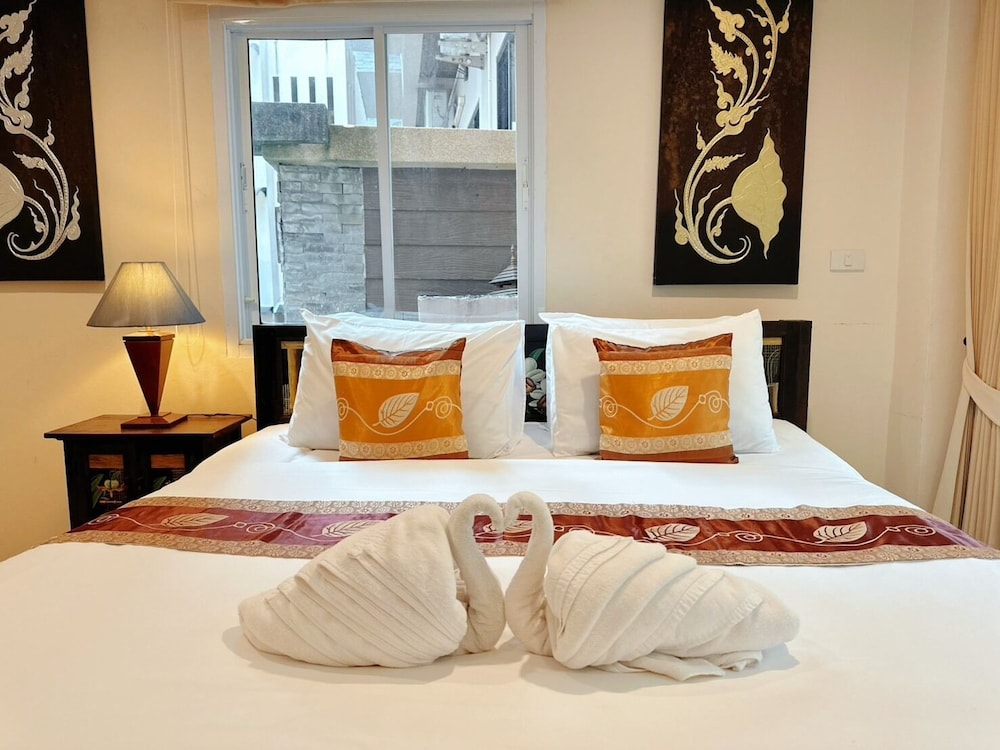 EXCLUSIVE, TERRACE
