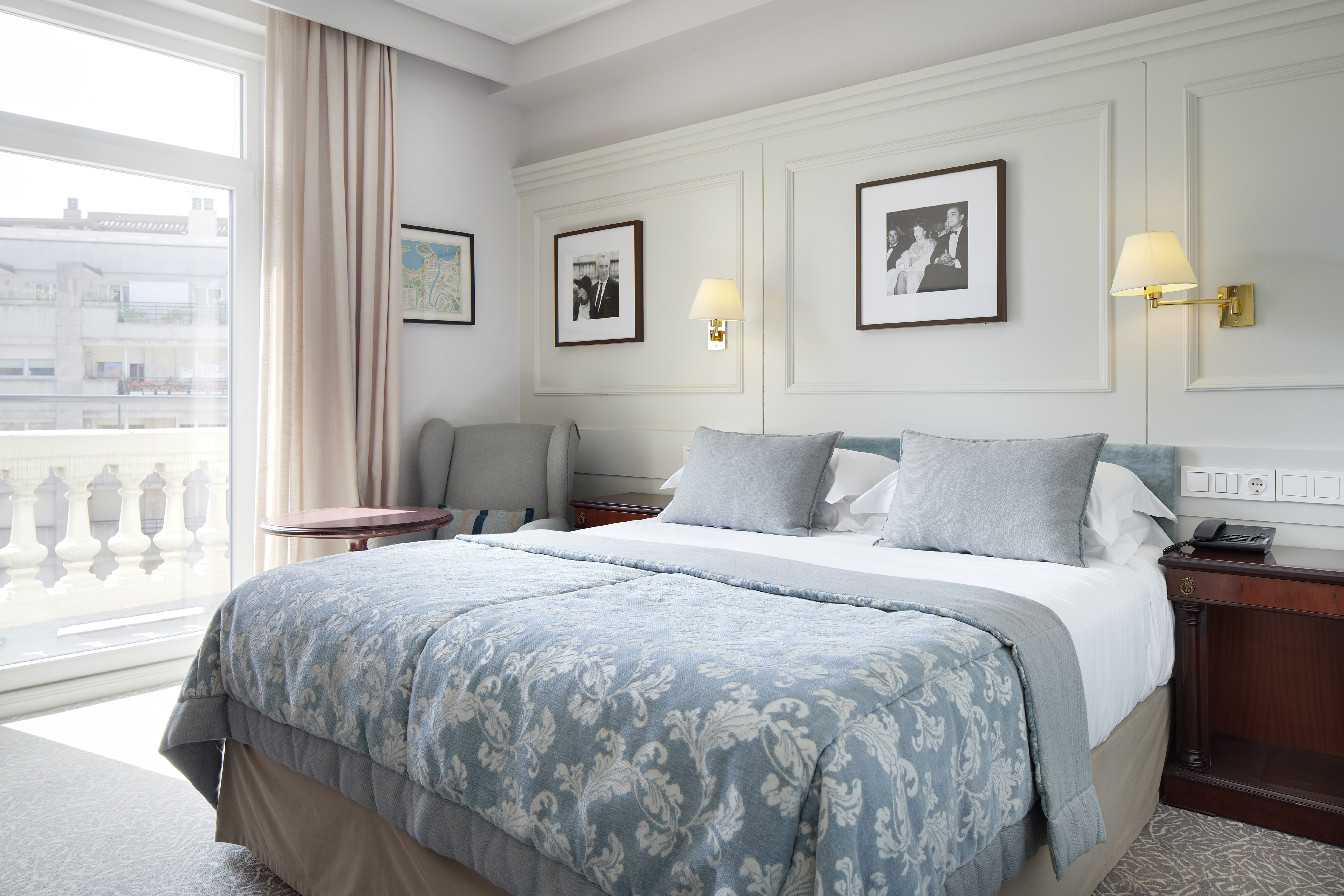Petite, Double Bed, City View