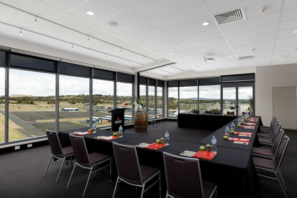 Rydges Mount Panorama Bathurst 54/66