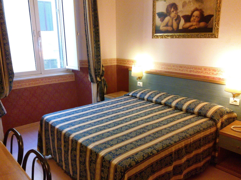 Hotel Lazzari 10/22