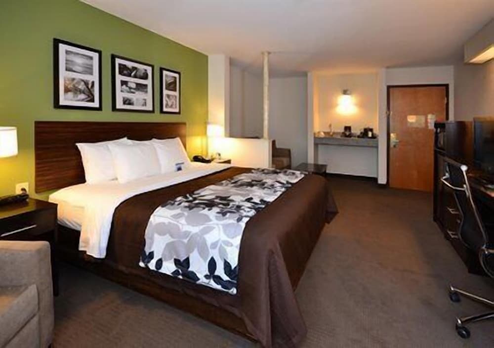 Sleep Inn & Suites Columbus South 8/52