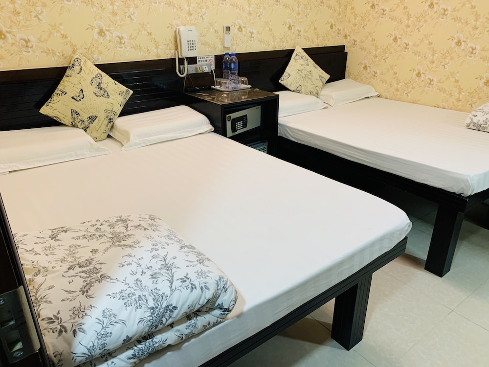 Family, 2 Double Beds, Modern Hotel 6/10