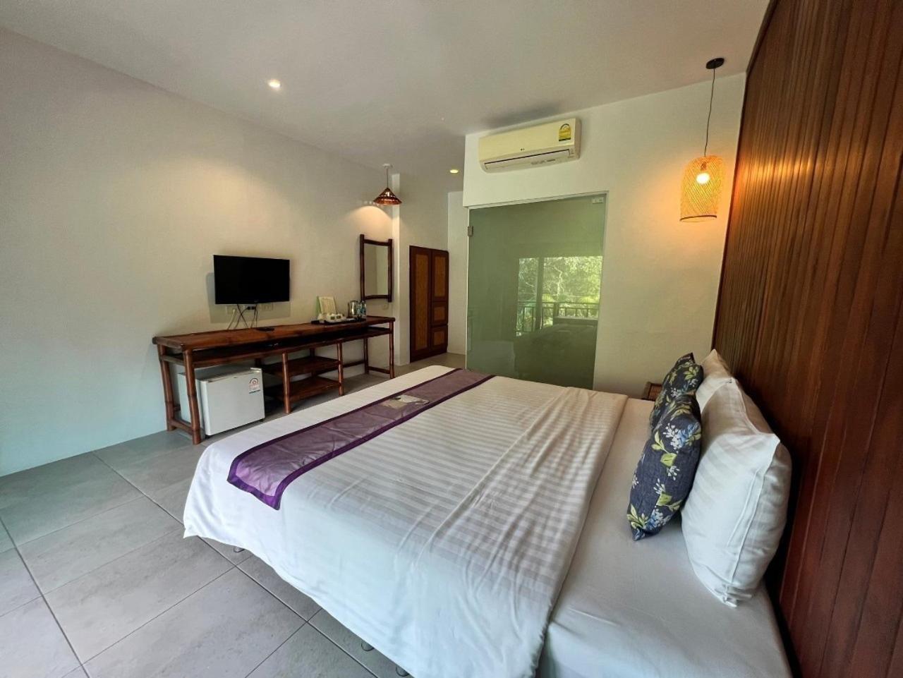 Superior, Double or Twin Bed