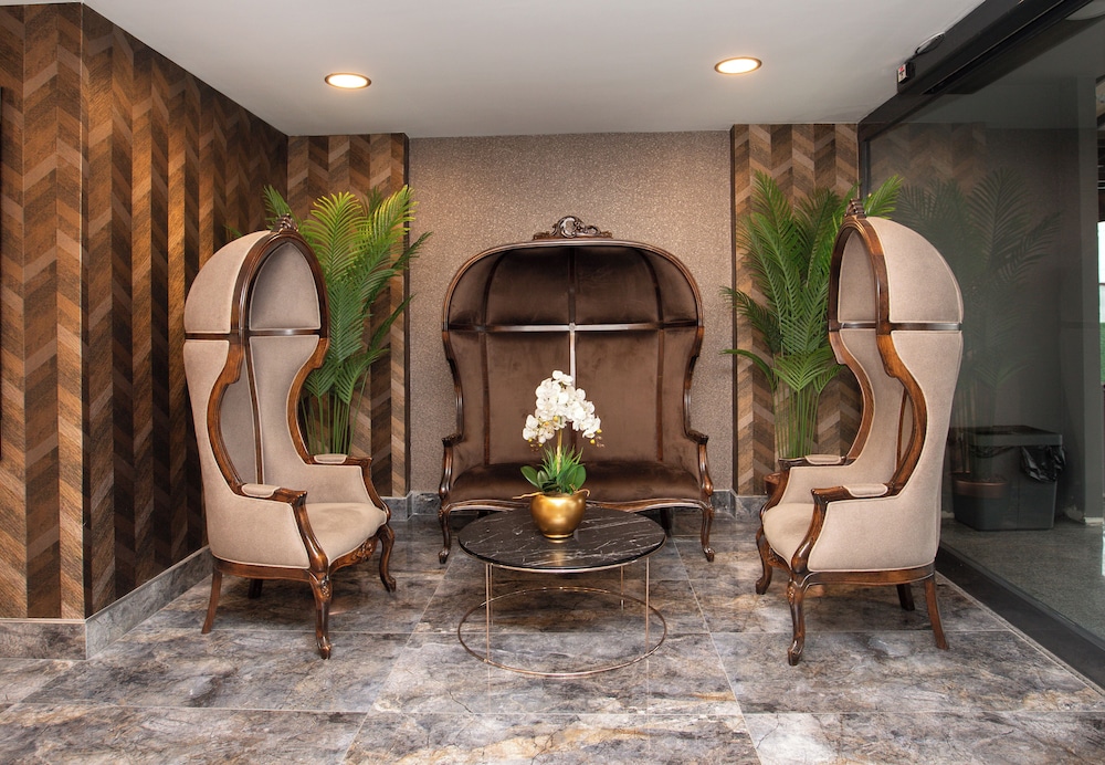 Marina Green Suite Hotel 30/41