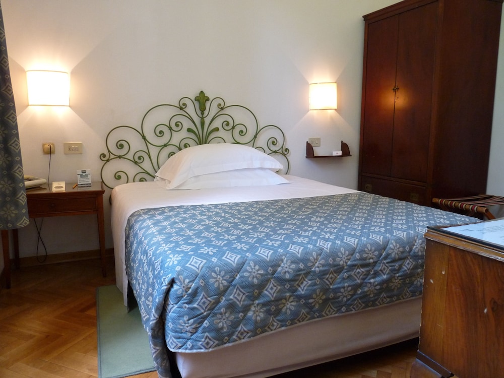 Classic Hotel 12/66