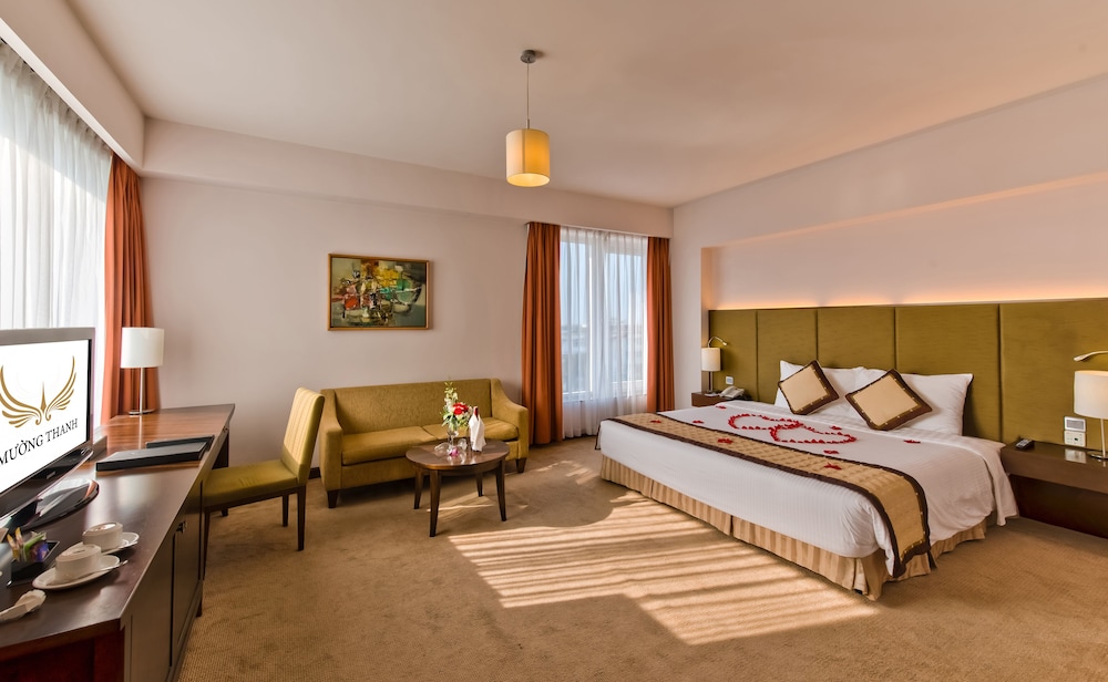 PREMIUM, DELUXE, KING BED