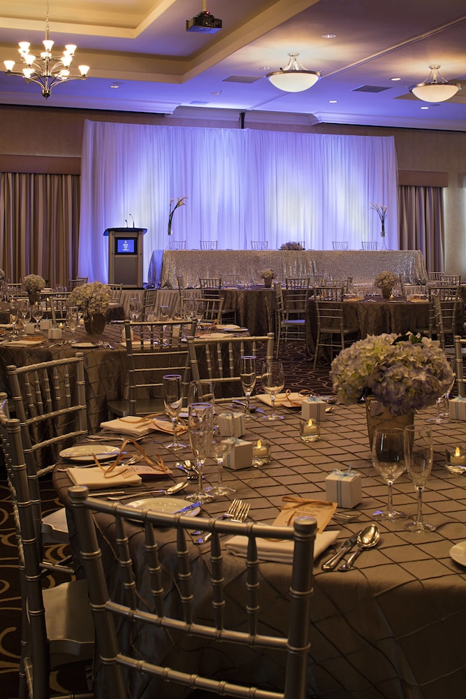 Delta Hotels by Marriott Guelph Conference Centre 34/39