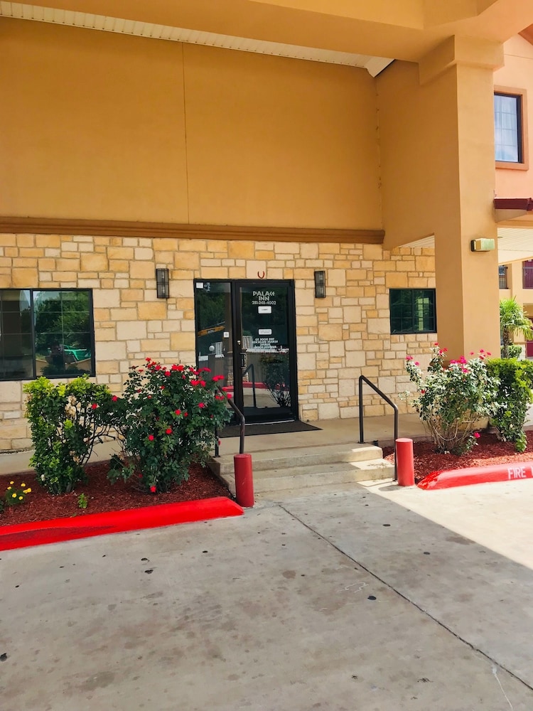 Palace Inn Greenspoint 11/30