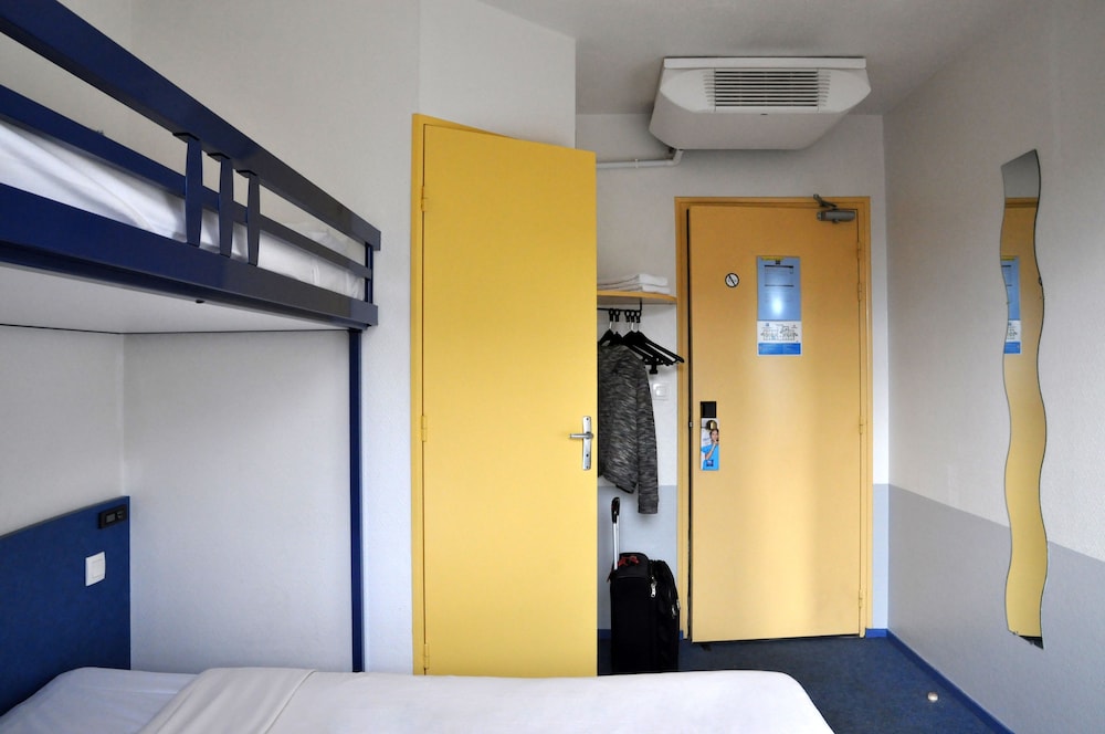 Ibis Budget Rennes Cesson 44/63