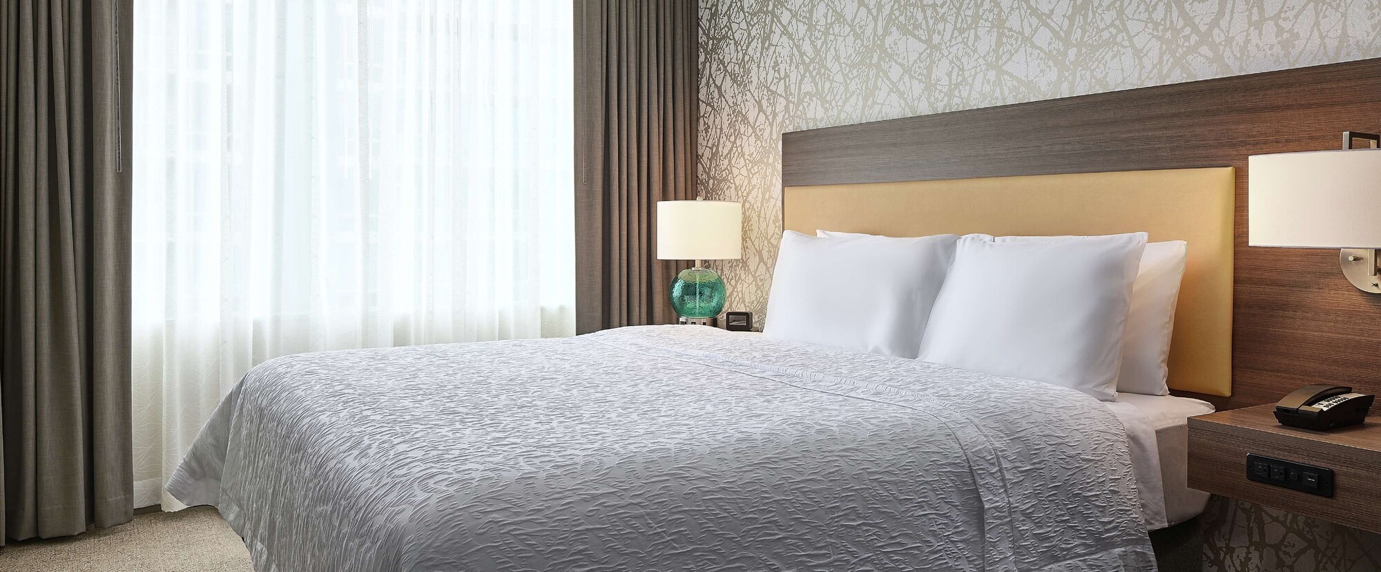 STUDIO, QUEEN BED, ACCESSIBLE
