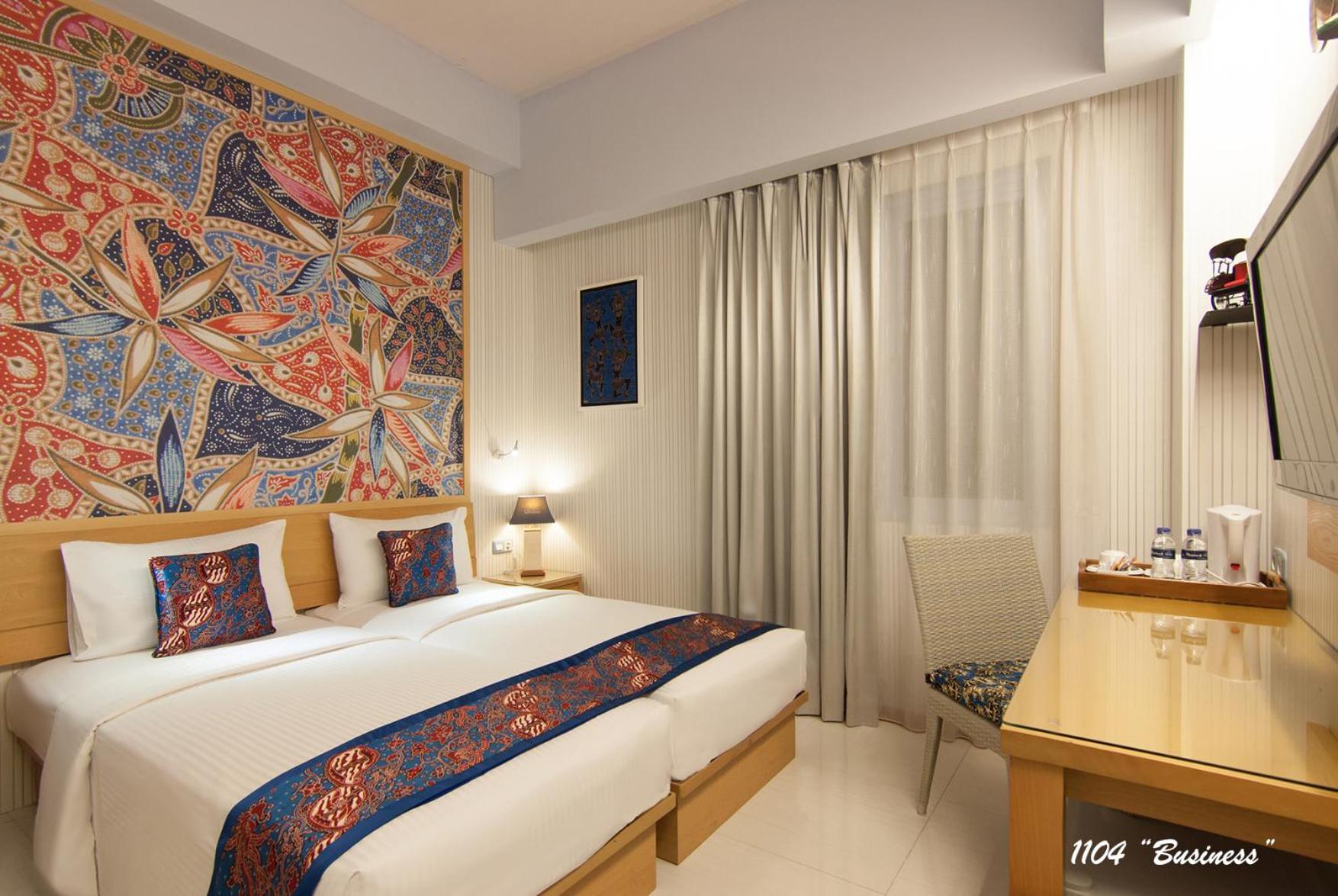 BUSINESS, TWIN BEDS