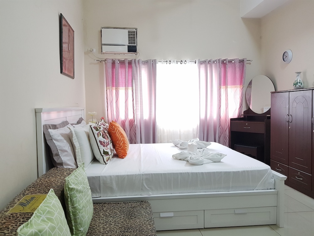 Cebu Rooms- San Marino 9/29