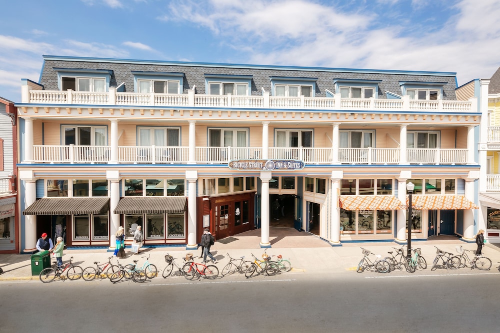 Bicycle Street Inn and Suites 3/50
