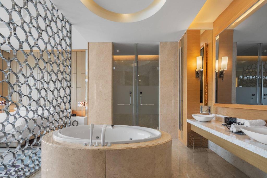 Vice President, Suite, King Bed, Club Lounge Access, High Floor، RENAISSANCE CHENGDU HOTEL 3/3