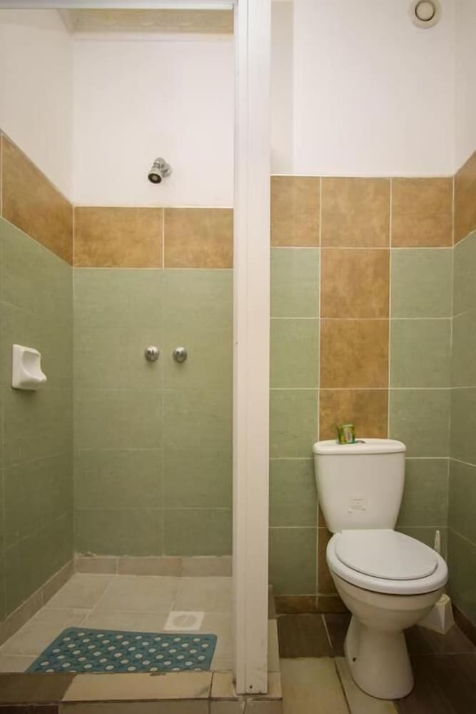 Ack Guesthouse Nairobi 31/33