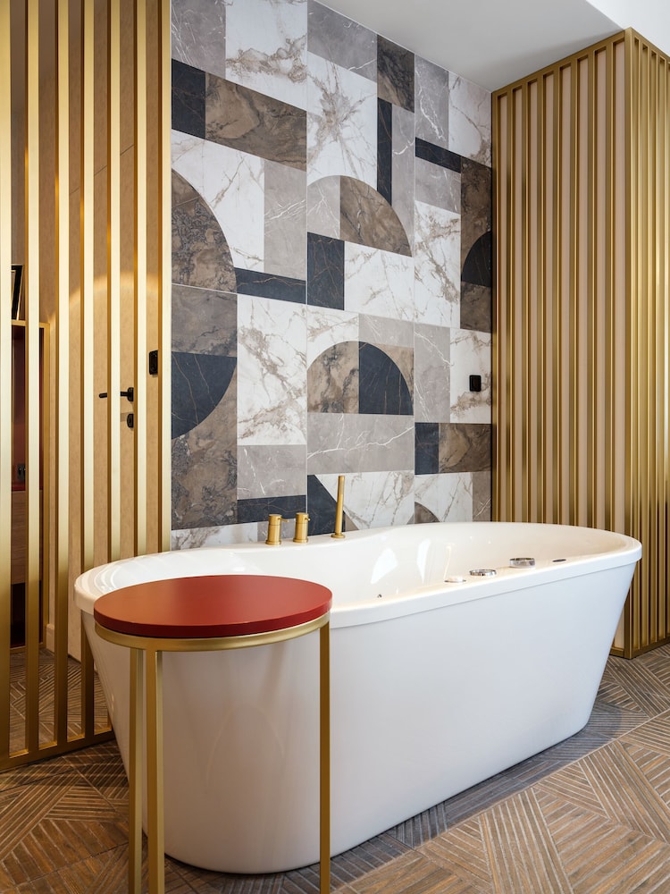 Hotel Golden Queen 27/50