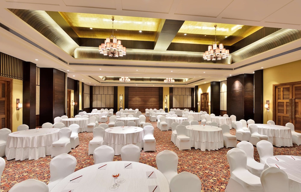 Radisson Blu Plaza Resort & Convention Centre Karjat 59/72