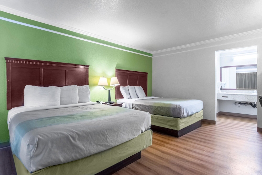Motel6 Kingsburg, CA 27/47