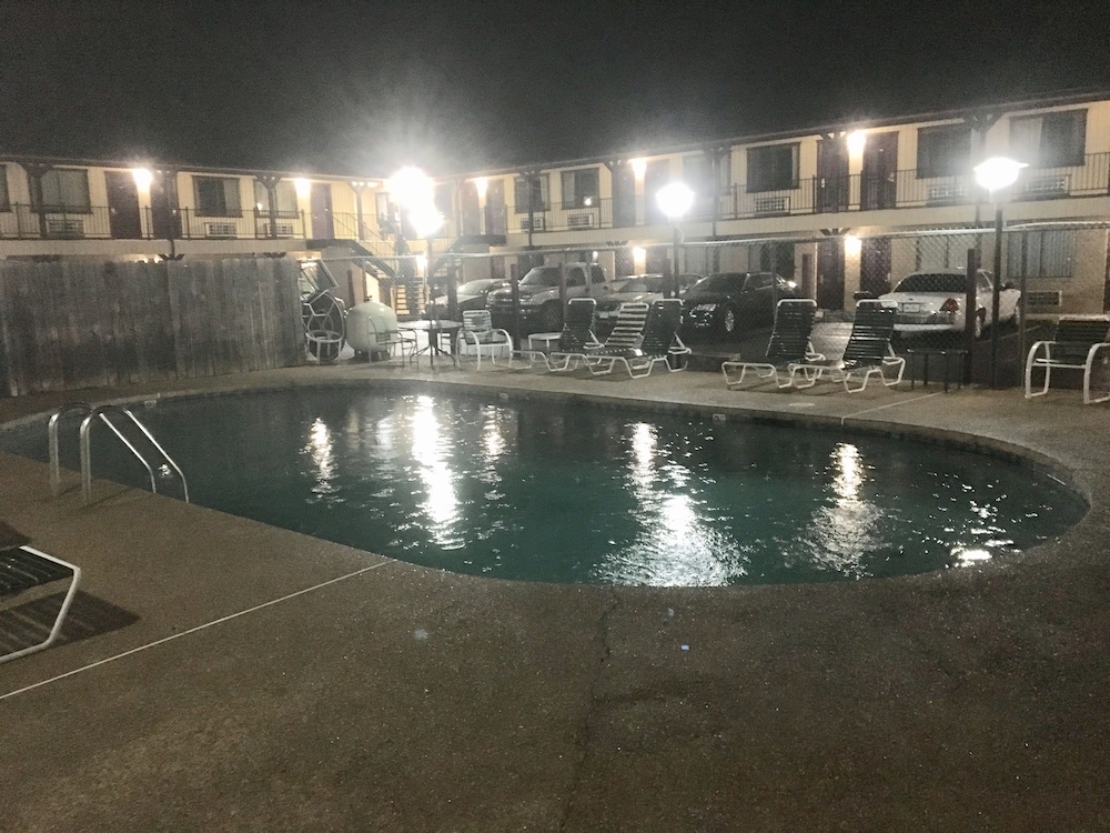 Inn At Mexia 37/64
