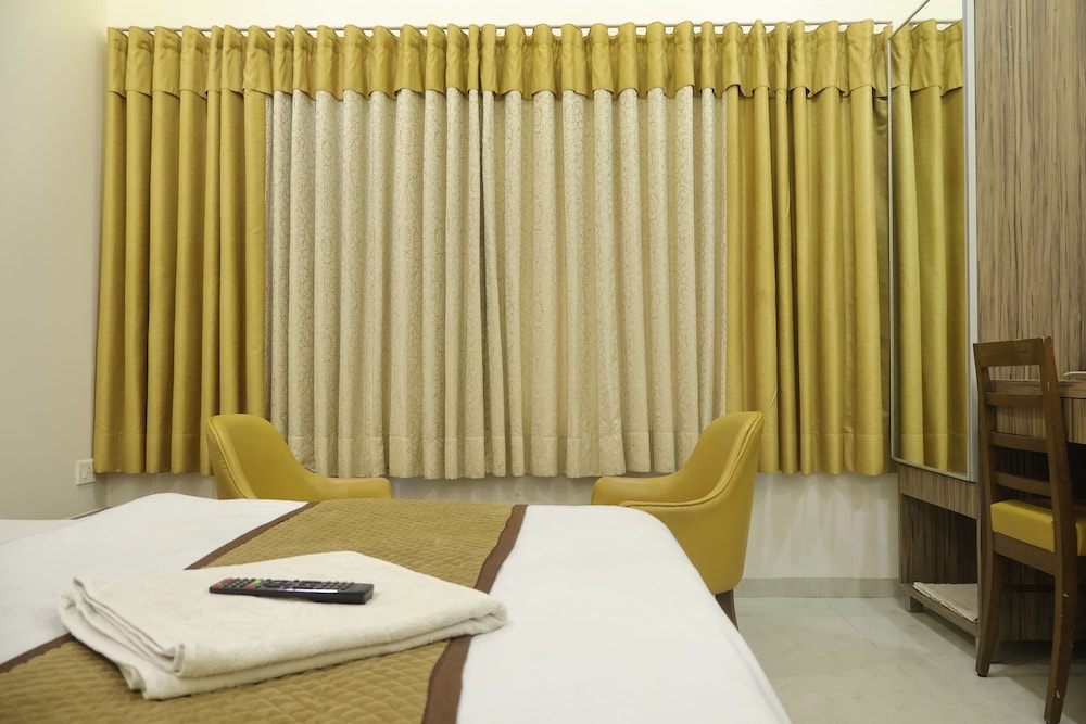OYO Rooms Thaltej SG Highway 51/51