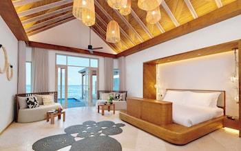 2 Bedrooms, Sunrise, Water Villa, 2 King Beds, Private Pool