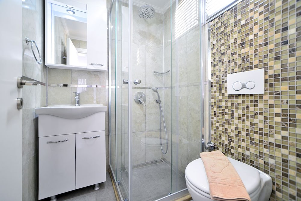 M Suite Hotel 48/50