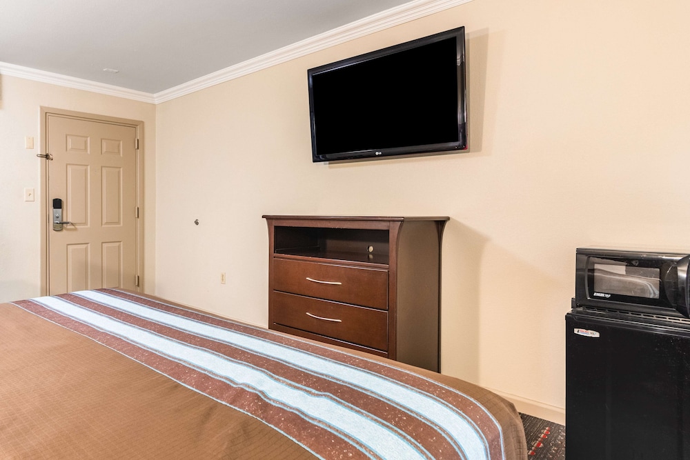 Americas Best Value Inn Houston Heights at I-45 26/40