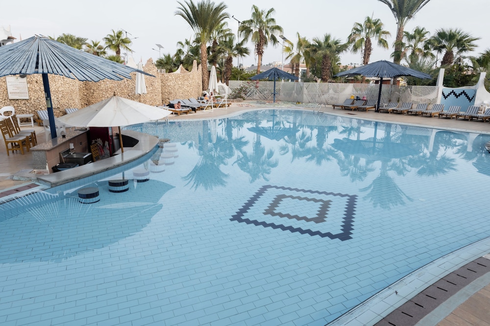 Turquoise Beach Hotel 21/50