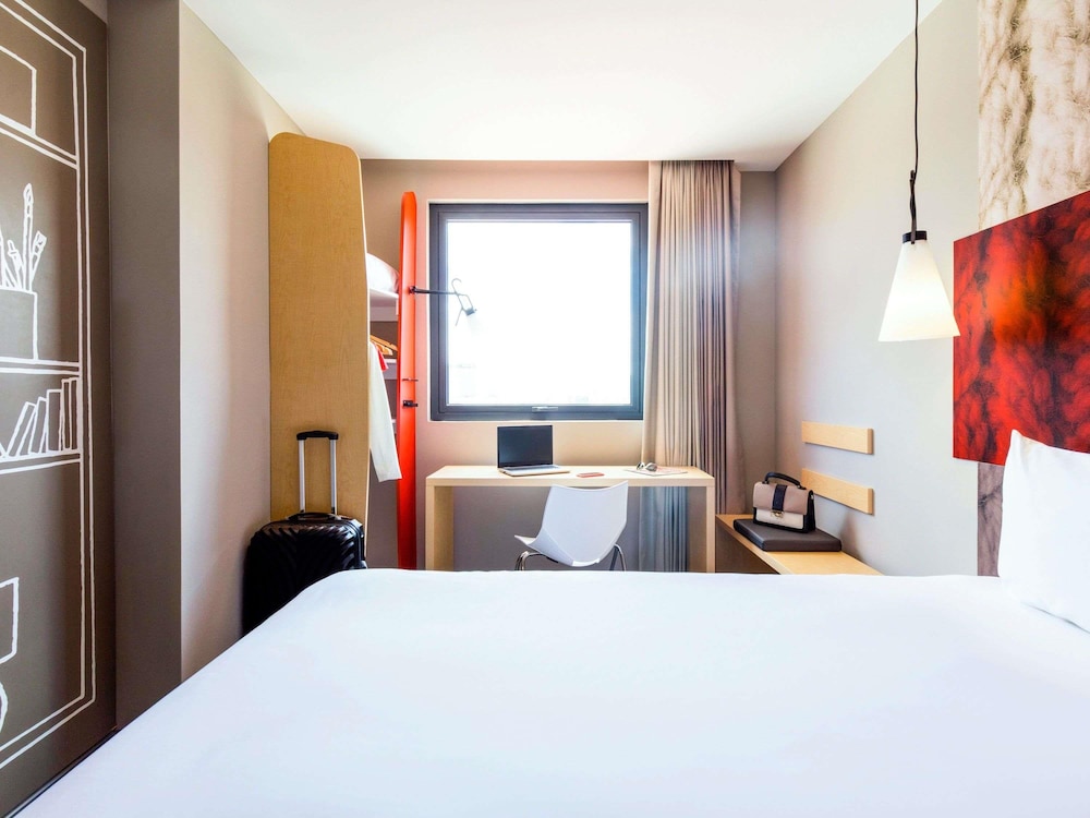 Ibis Tijuana 15/50