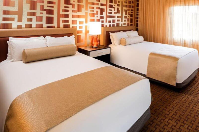 Opulence, Resort, Queen Bed