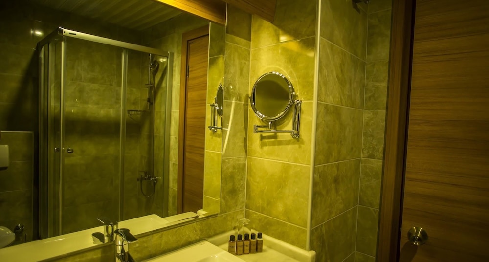 Parion Hotel 25/67