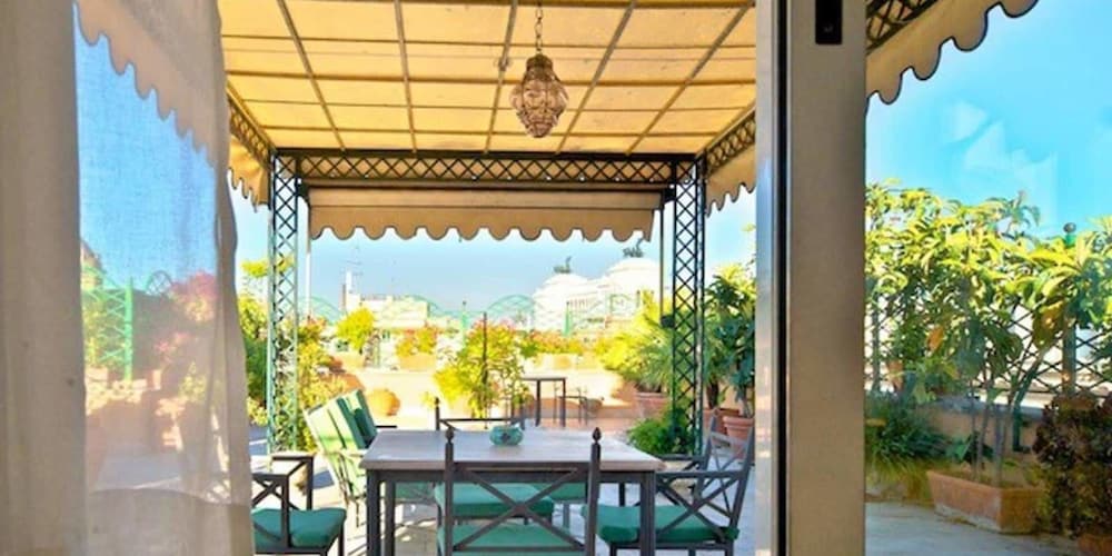 Exclusive Terrace Largo Argentina 2/27
