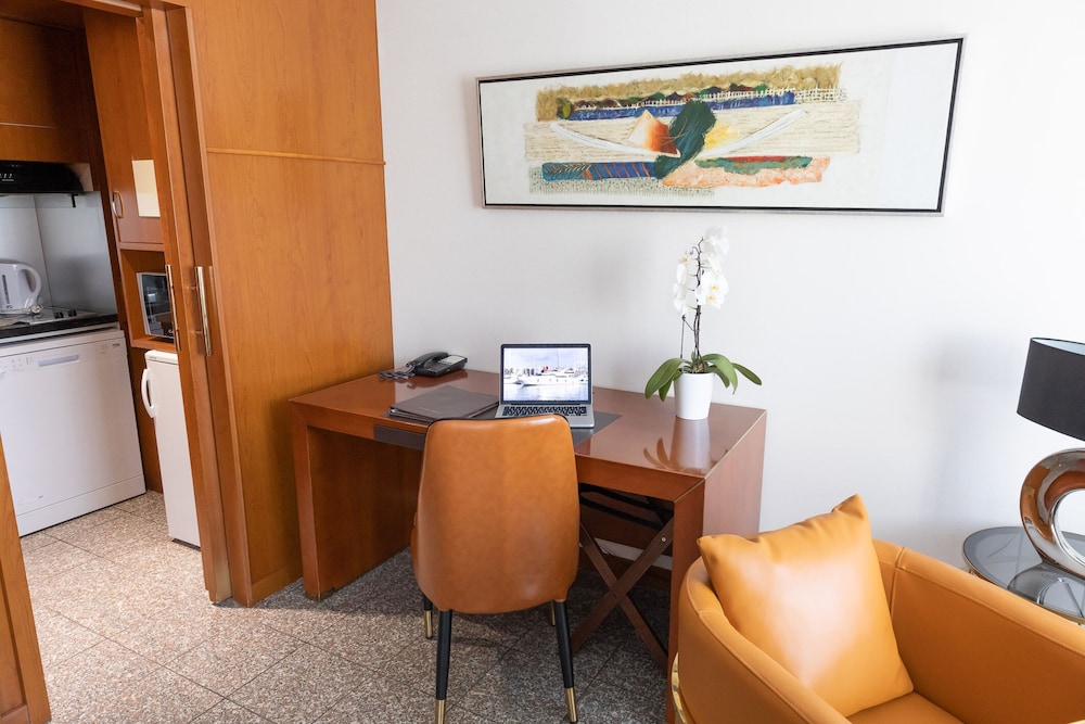 Hotel Goldstar Resort And Suites 33/50