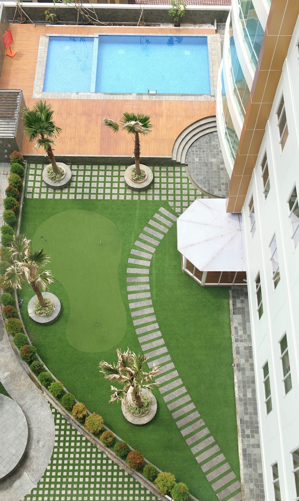 Harris Sentraland Semarang 34/35
