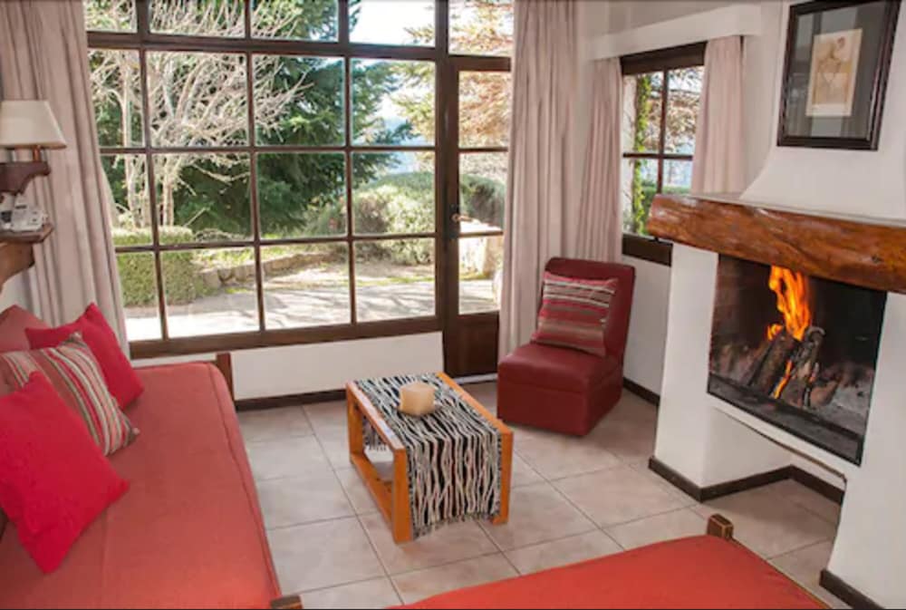 PAILAHUE LODGE & CABANAS 56/80