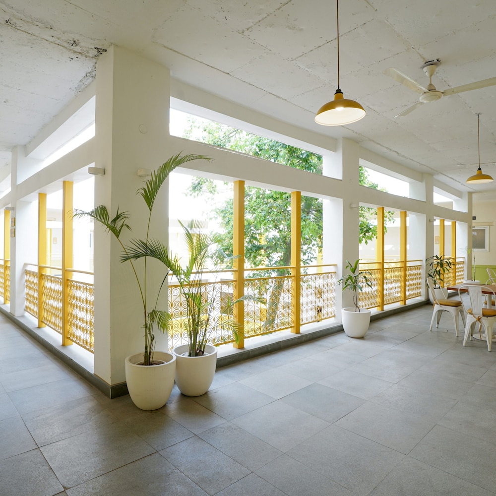 Bloom Boutique - Signature Towers 10/55