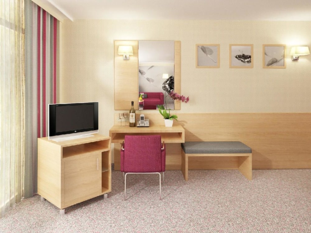 AMELIA HOTEL 24/45