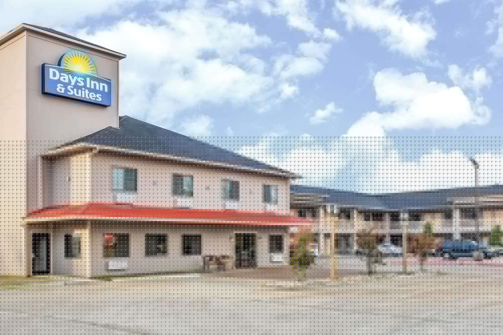Days Inn & Suites by Wyndham Madisonville 2/35