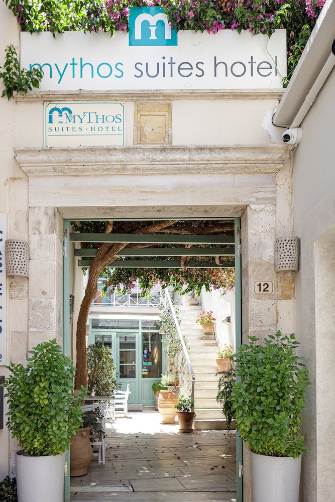 Mythos Suites Hotel 2/68