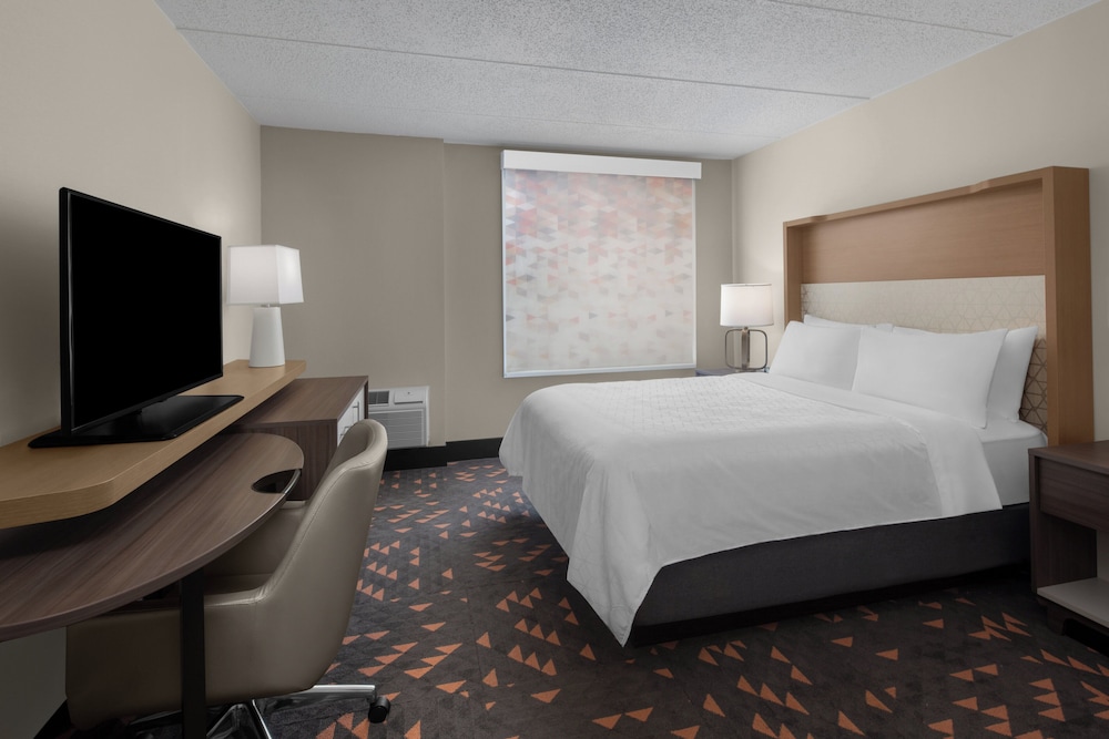 Holiday Inn Hasbrouck Heights Hotel 12/40