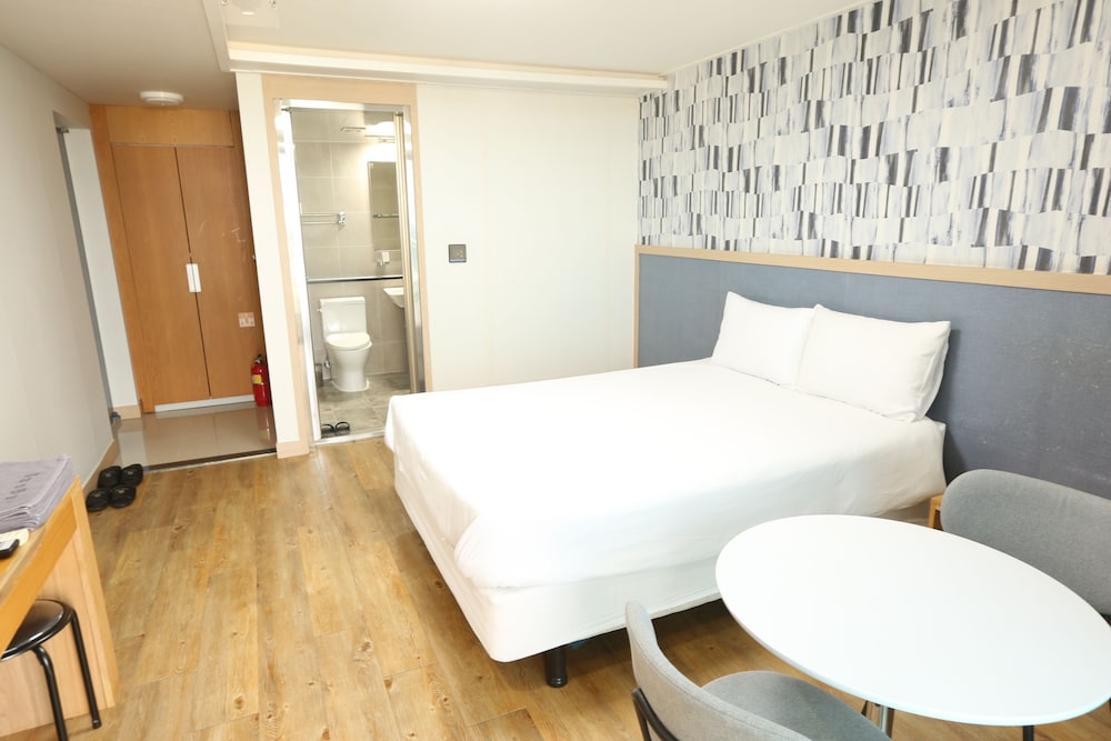 DELUXE, DOUBLE BED