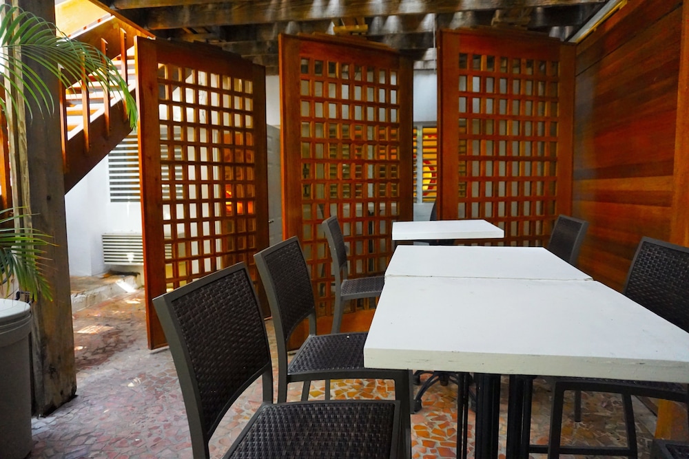 At Wind Chimes Boutique Hotel 60/77