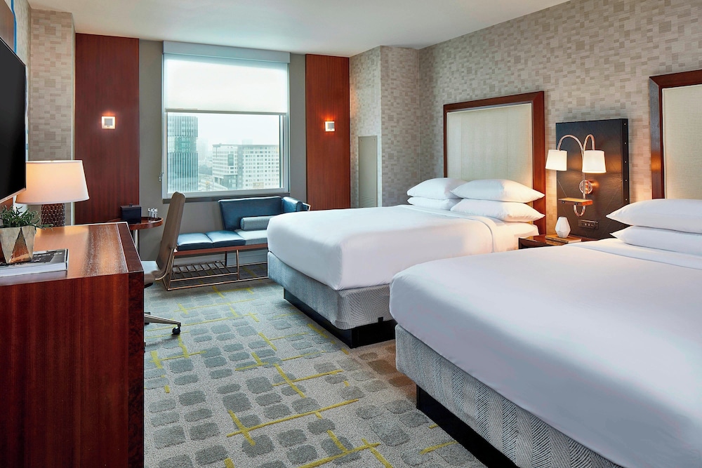 DELUXE, 2 QUEEN BEDS