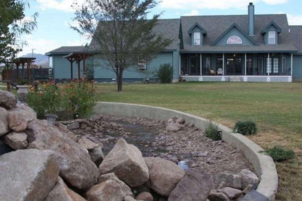 Davis Mountains Inn 30/40